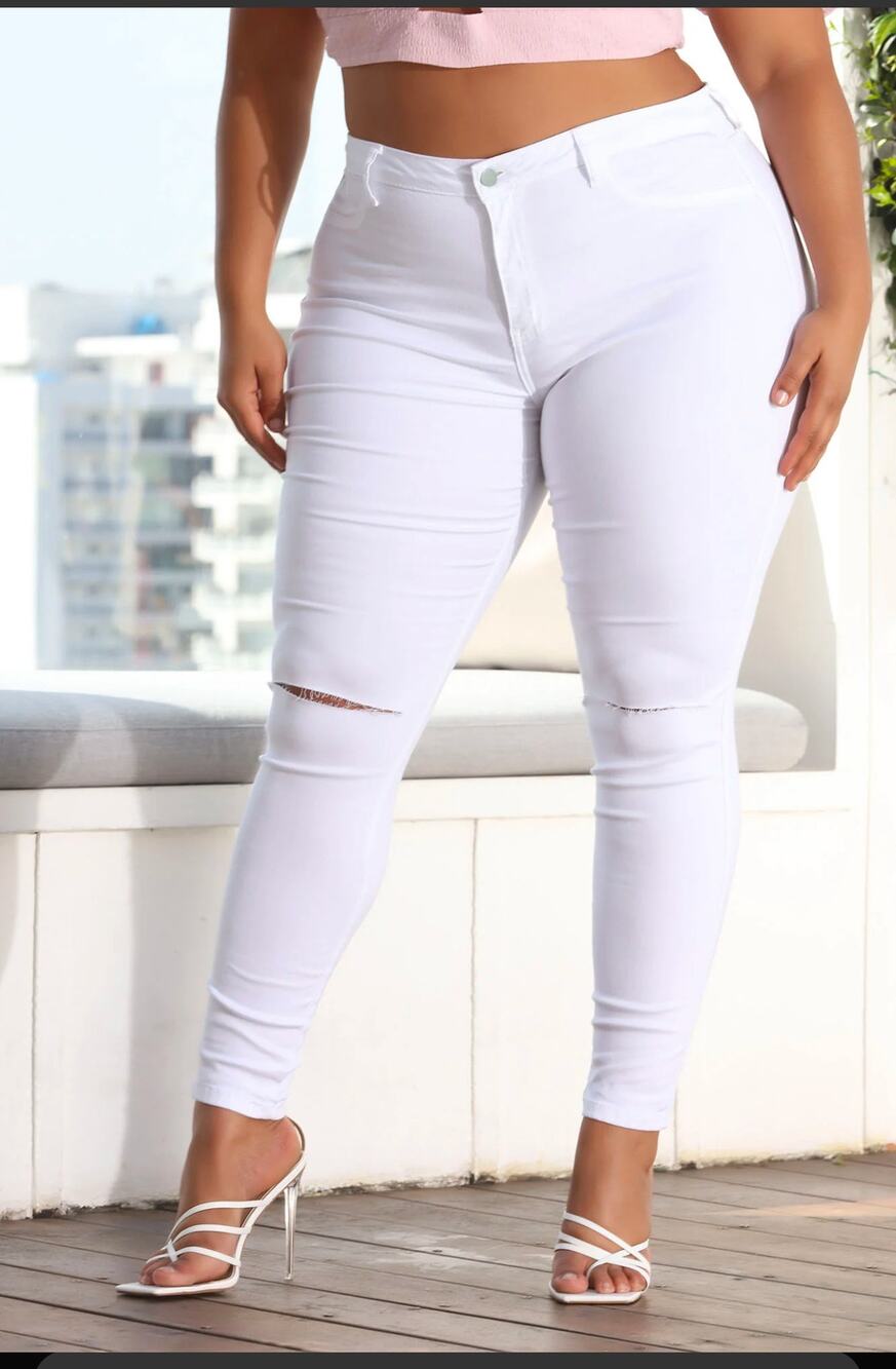 Fashion nova white skinny jeans. Size 3xl new no tags